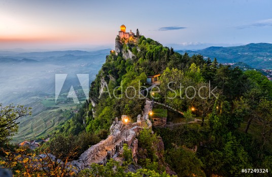 Bild på San Marino Castle at Sunrise
